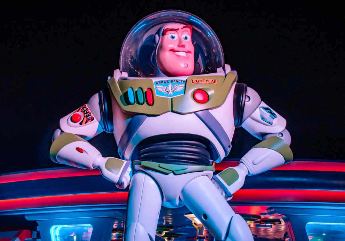 Large picture of animated Buzz Lightyear posing in his space ranger uniform